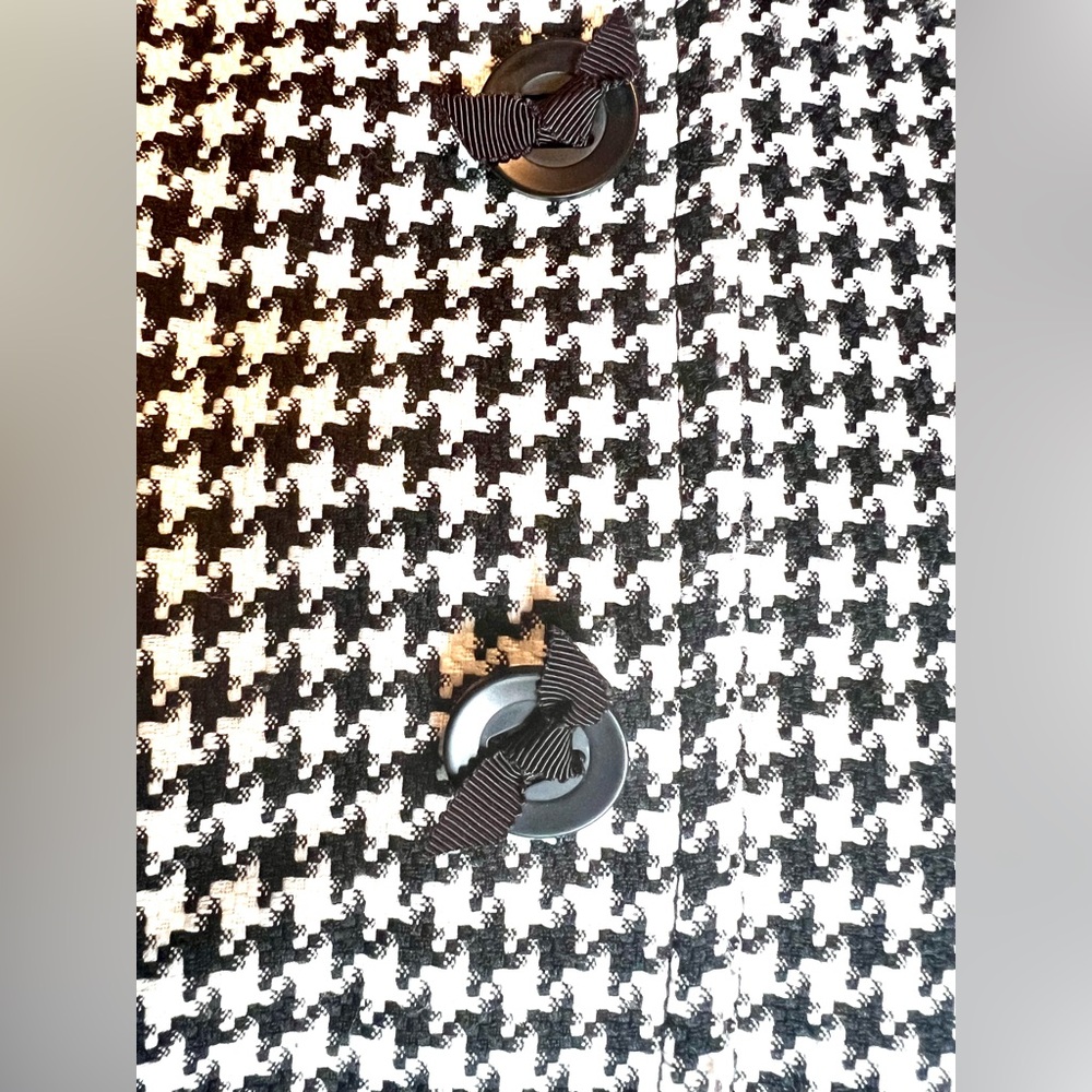 Tahari Black‎ and White Houndstooth Coat Size 8 - Picture 3 of 9